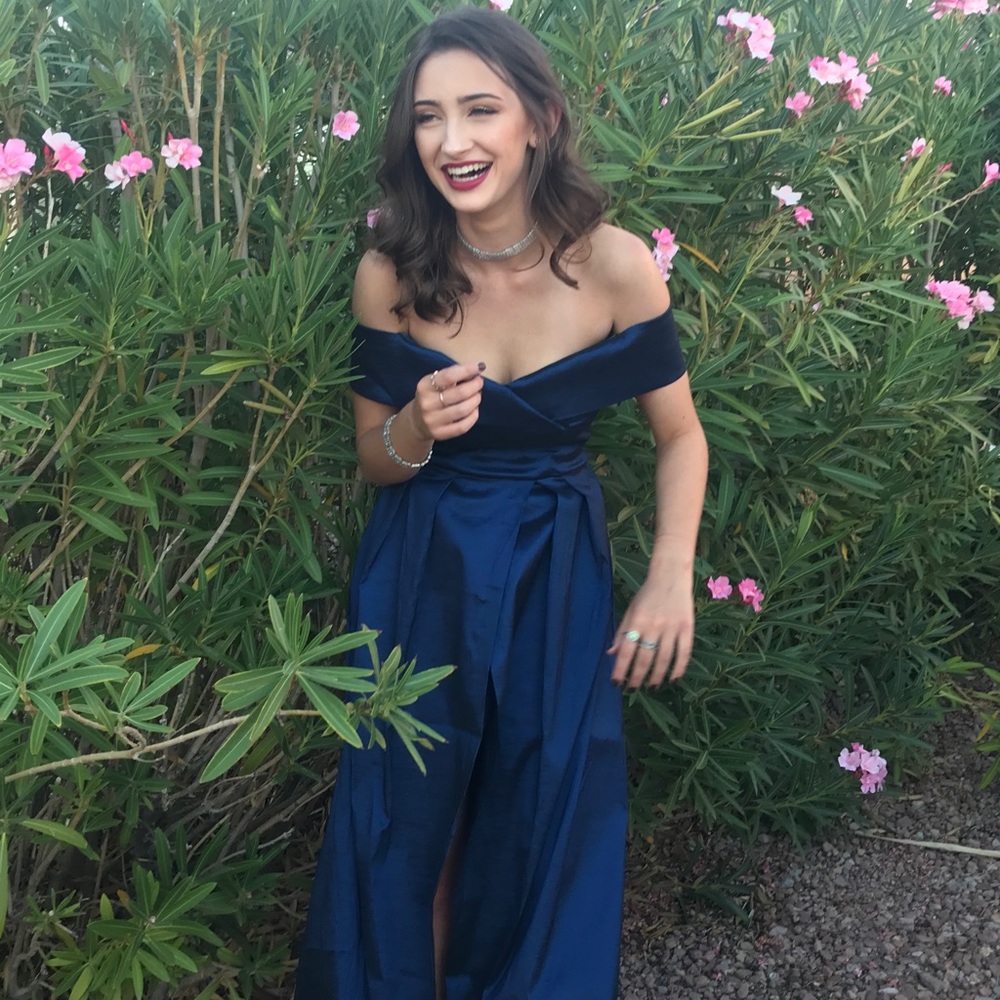 Formal long dress - Picture 2 of 4